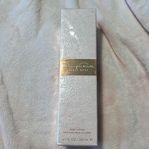 Oscar De Le Renta Lotion